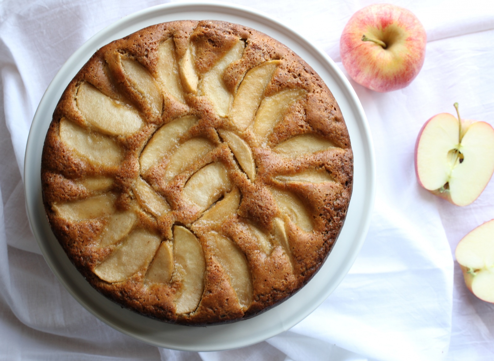 Paleo Apple Cake for Rosh Hashanah - zenbelly
